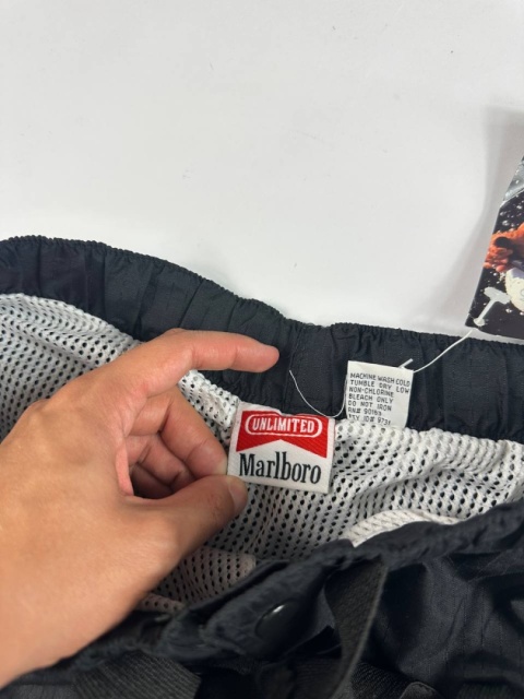 1996 Marlboro Unlimited nowe z metkami szorty 1996 Marlboro Unlimited nowe z metkami szorty