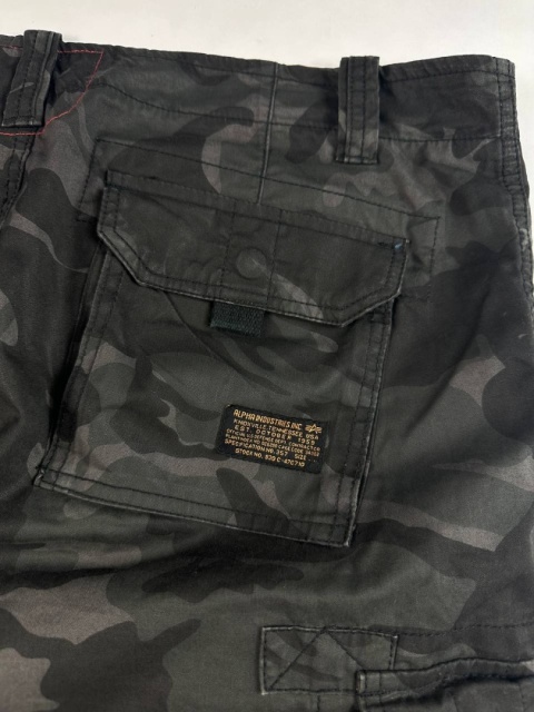 Alpha Industries cargo shorts (ciemne camo) Alpha Industries cargo shorts (ciemne camo)
