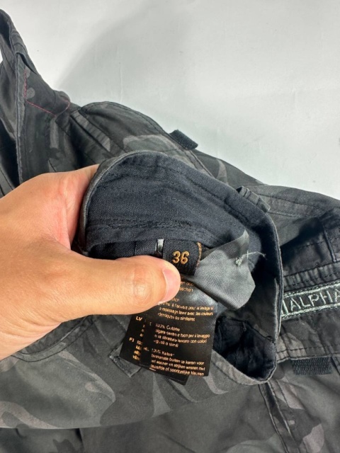 Alpha Industries cargo shorts (ciemne camo) Alpha Industries cargo shorts (ciemne camo)