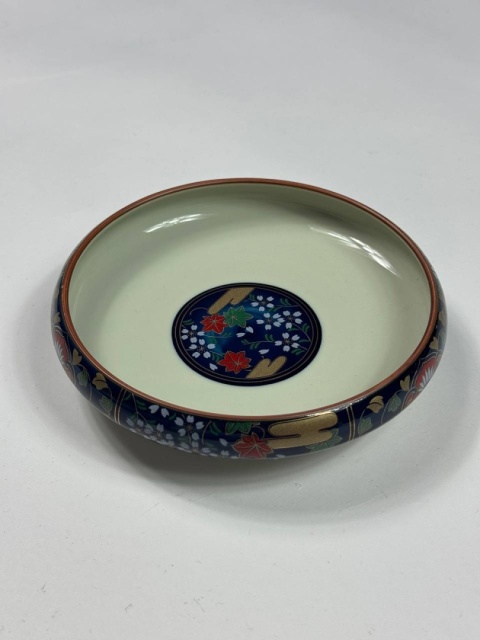 Japońska ceramika - talerz z kwiatuszkami