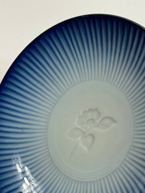 Japońska ceramika - talerzyk z kwiatuszkiem