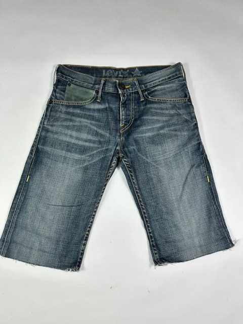 Levis blue star shorts